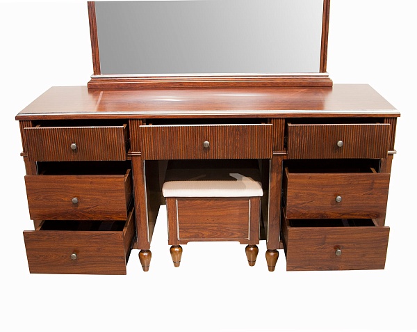 Туалетный столик