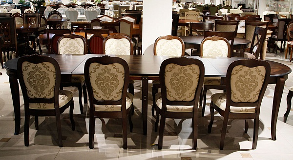 Стол обеденный