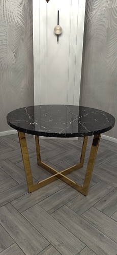 Стол обеденный